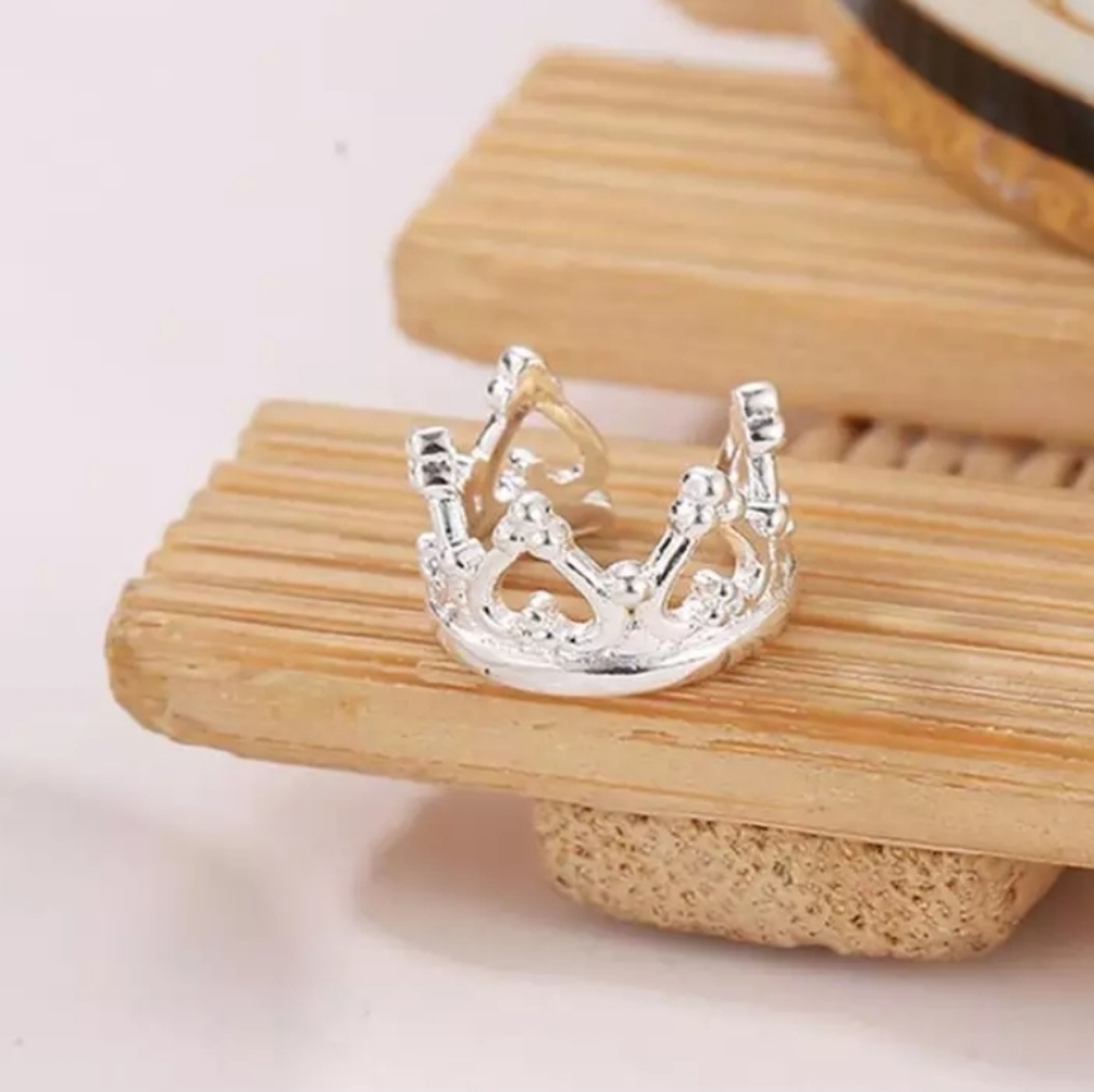 Crown Queen Hearts Ear Cuff Earring Silver Color - Picture 3 of 4